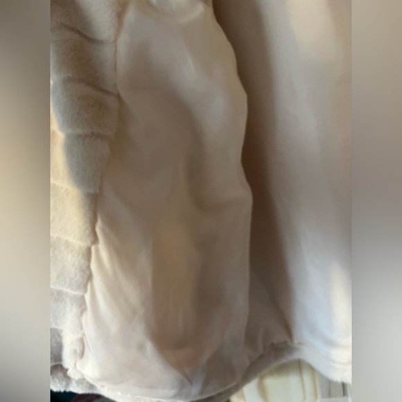 Forever 21 Champagne Faux Fur Jacket - Picture 3 of 5